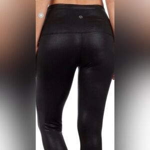 VOGO Athletica Black Silver Shimmer Capri Leggings 2X